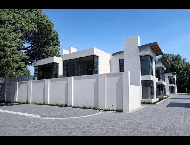 5 BEDROOM HOUSE FOR SALE IN HOUGHTON